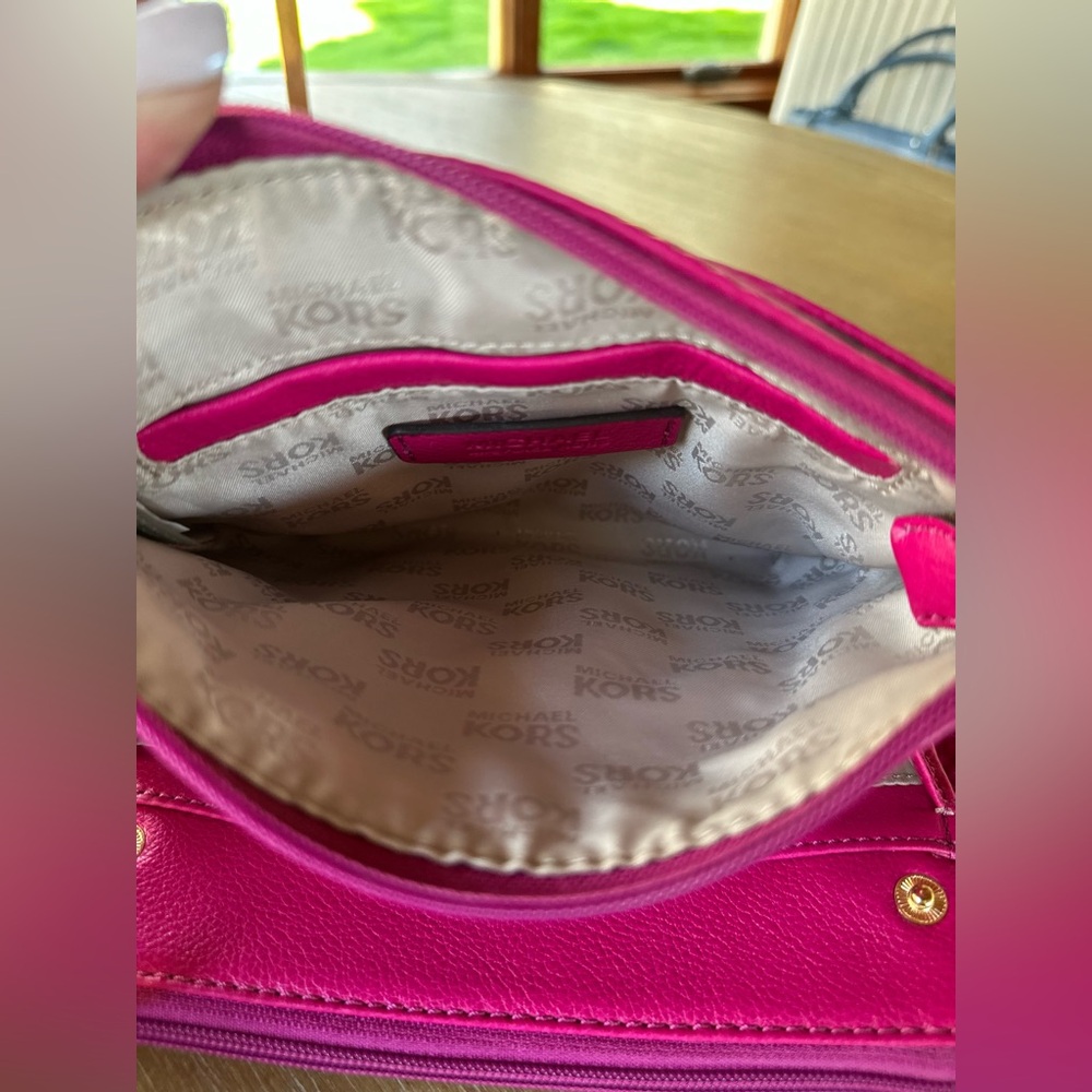 Michael Kors | vintage pink leather crossbody bag with MO logo gold hardware - Picture 5 of 5